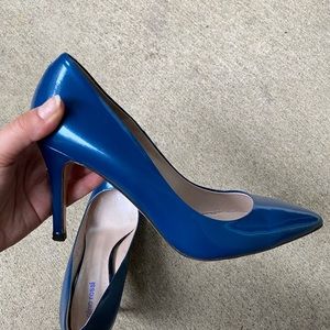 Blue pumps!